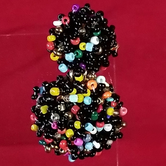 Nine Seed Beads Earrings Set - Picture 2 of 7